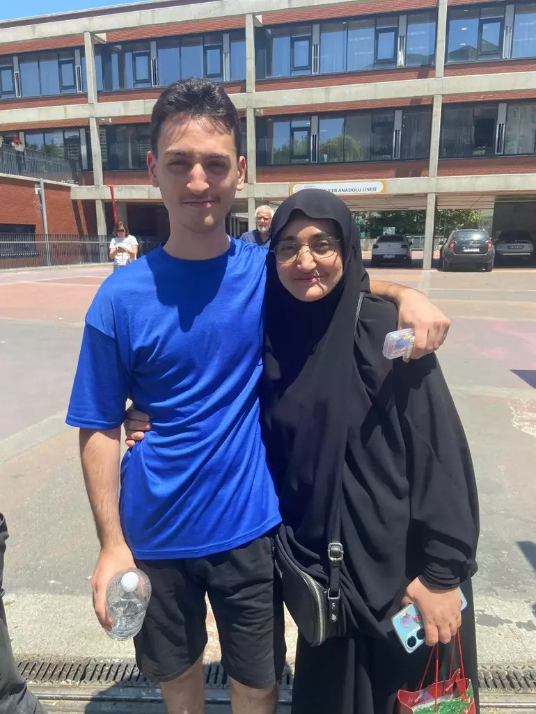 YKS SINAV YORUMLARI 2025 (SÖZEL-SAYISAL SORULAR) || TYT bu yıl zor muydu, kolay mıydı ÖSYM YKS TYT nasıldı, bu yıl tyt zor muydu Üniversite sınavı TYT Türkçe Matematik soruları kolay mıydı