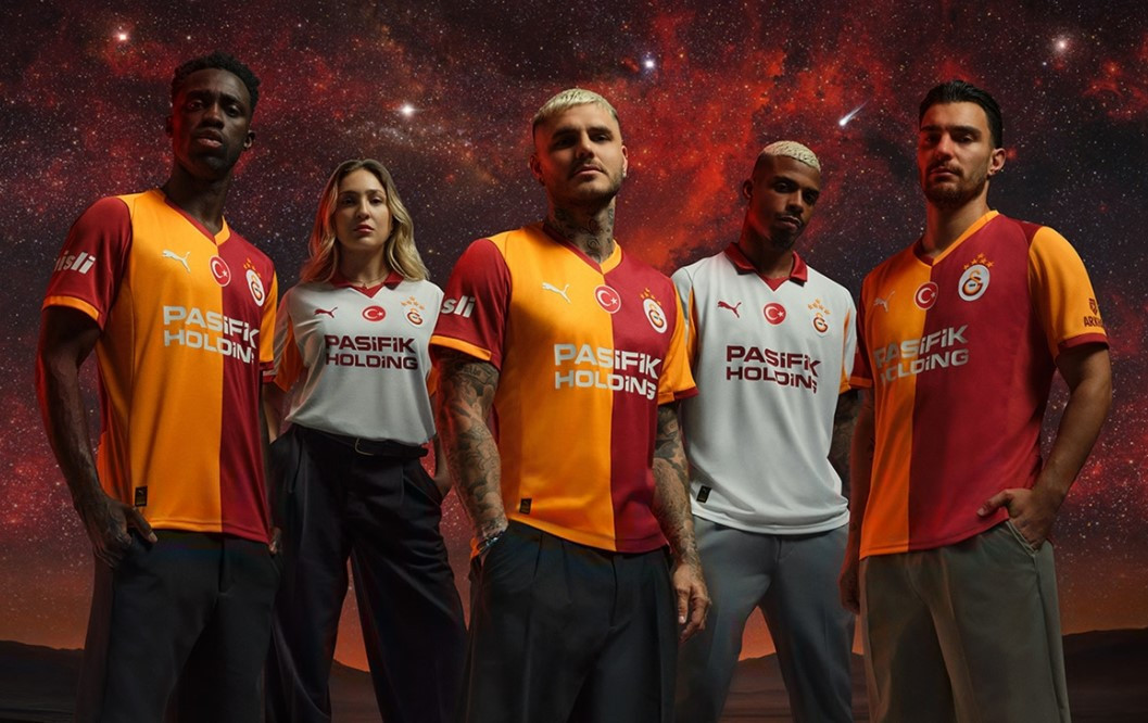 GALATASARAY YENİ SEZON FORMALARI 2025-2026: 5 yıldızlı yeni formada 23:32:12 detayı nedir