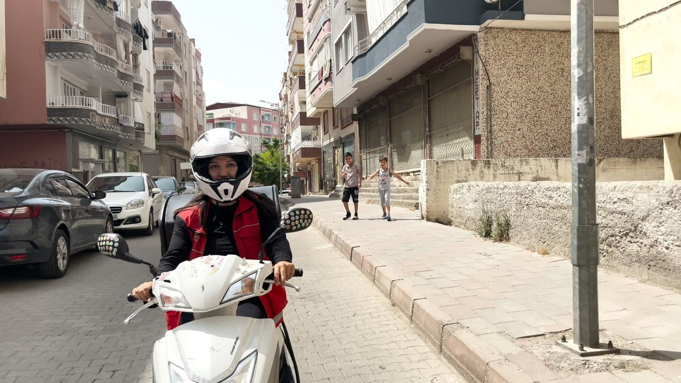 24 yaşındaki Beyza, Siirtte bu işi yapan ilk kadın oldu | Görenler çok şaşırıyor