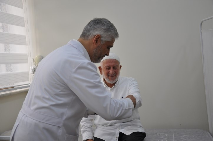 Türkiyede ilk Aile hekimliklerinde yeni dönem başladı: Kas ağrısı, migren ve psikolojik rahatsızlıklarda etkili oluyor