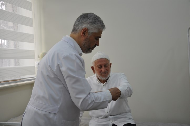 Türkiyede ilk Aile hekimliklerinde yeni dönem başladı: Kas ağrısı, migren ve psikolojik rahatsızlıklarda etkili oluyor