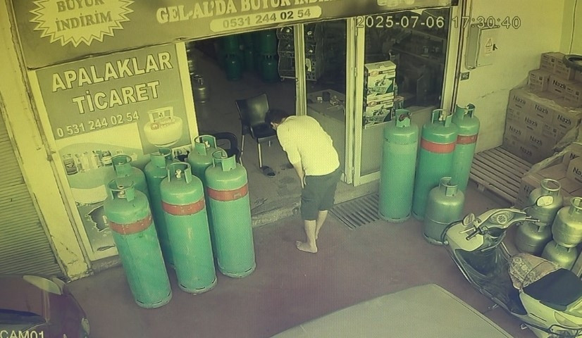 Antalyada iş yerine girdi, esnaf hayatının şokunu yaşadı Kalbim ile midem birbirine yapıştı