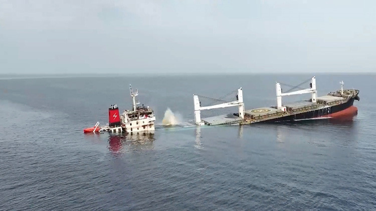 Kızıldenizde sular ısındı Husiler 24 saatte 2. gemiyi batırdı