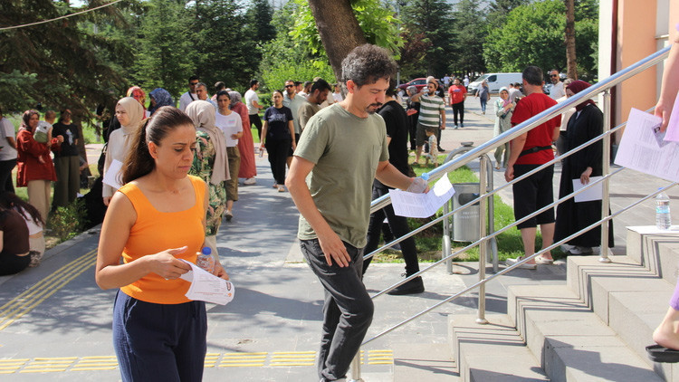 MEB AGS/ÖABT SINAV YORUMLARI 2025 || Sınav sonrası katılımcılardan MEB AGS sınav soruları yorumları AGS soruları nasıldı, zor muydu, kolay mıydı