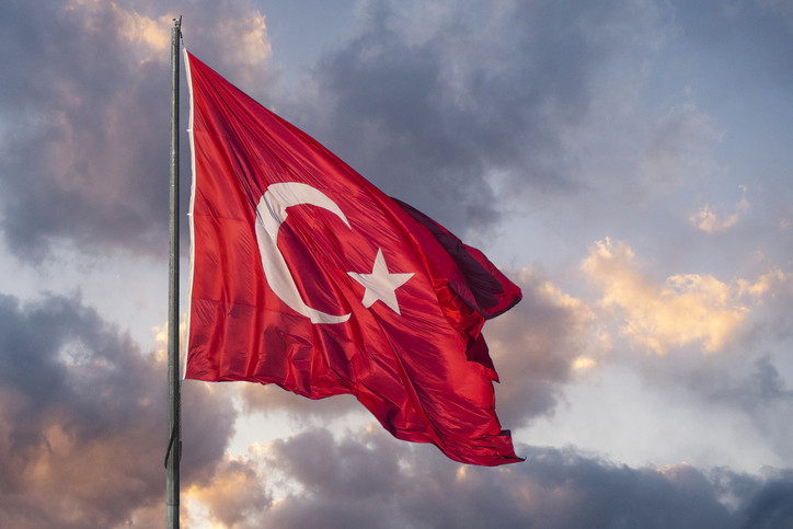 15 Temmuz’da bayrak asılır mı, yarıya iner mi Türk bayrağı asılan günler ve milli bayramlar 15 Temmuz’da bayrak asılır mı, yarıya iner mi Türk bayrağı asılan günler ve milli bayramlar