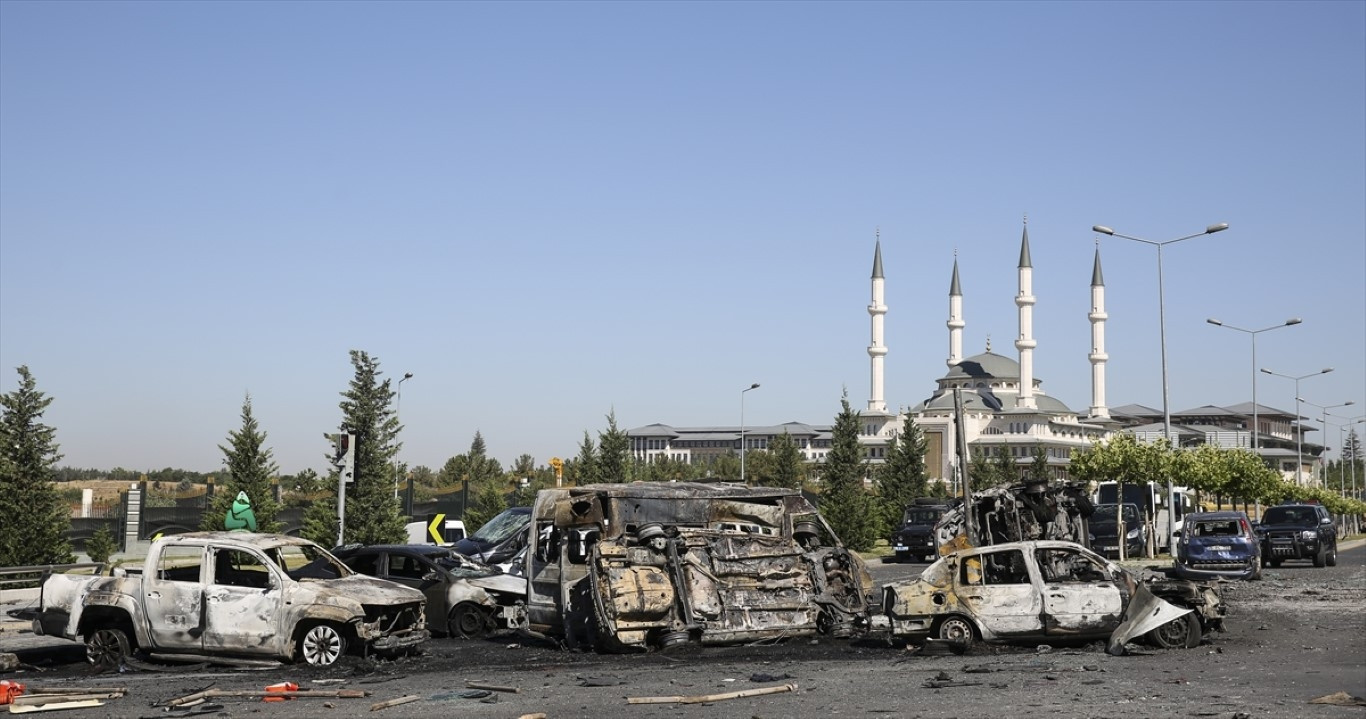 15 Temmuz hain darbe girişiminin üzerinden 9 yıl geçti... Türkiye bu görüntüyü unutmayacak