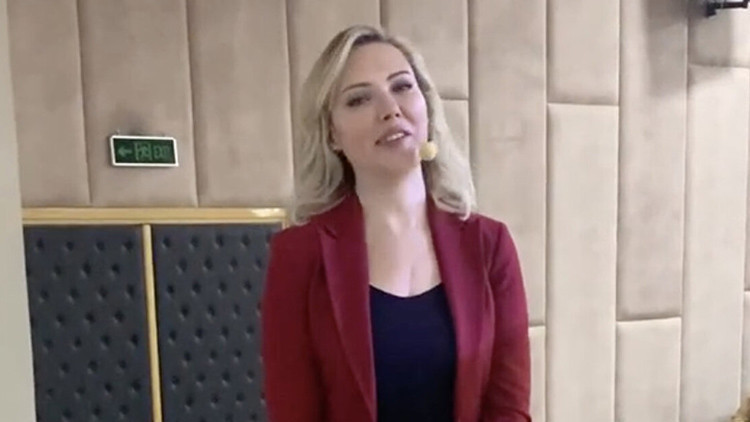 TİJEN KARAŞ ŞU AN NE YAPIYOR