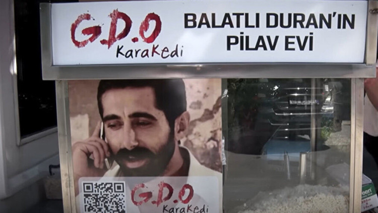 OYUNCULUĞU BIRAKIP PİLAV SATMAYA BAŞLADI