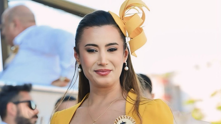 Esen Gök kimdir, kaç yaşındaydı, neden öldü? Ablasına veda notu bırakan Esen Gök son yolculuğuna uğurlandı! - Hürriyet Son Dakika Haberleri