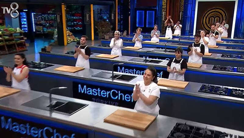 MasterChef ana kadroya kim girdi, 11. yarışmacı kim oldu 23 Temmuz 2025 Çarşamba | Dün akşam son bölümde MasterChef ana kadroyu kim kazandı, yukarı kim çıktı İşte MasterChef Türkiye 2025 önlüğü kazanan son isim