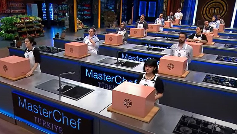 MASTERCHEF ANA KADROYA KİM GİRDİ, KİM KAZANDI 30 Temmuz 2025-Çarşamba (Son bölüm) | Dün akşam MasterChef ana kadroya giren 17. yarışmacı kim oldu, yukarı kim çıktı İşte ter döken gecede MasterChef Türkiye 2025te önlüğü kazanan son isim...