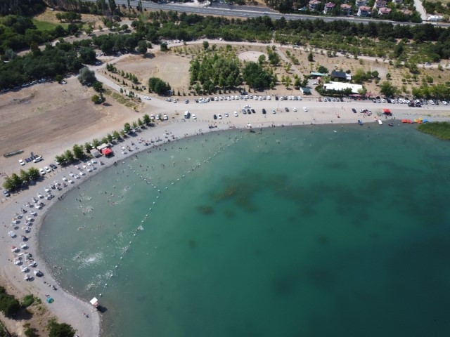 Yurt dışından bile gelenler var Bu sahil Bodrumda değil Doğu Anadoludaki 8 bin nüfuslu ilçede | Tesislerde yer kalmadı