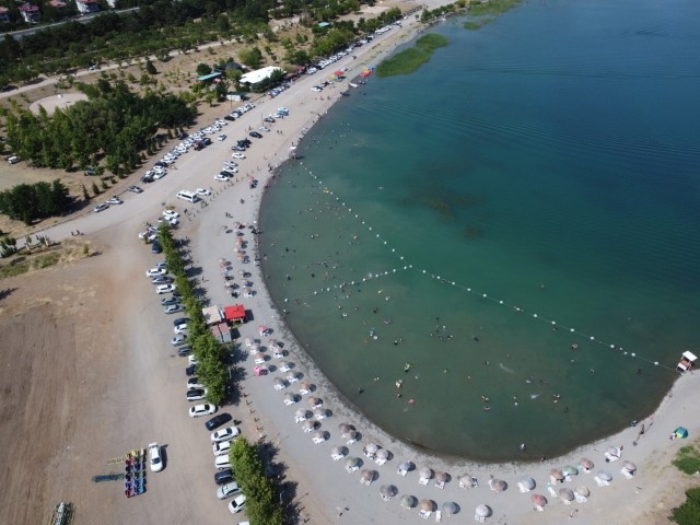 Yurt dışından bile gelenler var Bu sahil Bodrumda değil Doğu Anadoludaki 8 bin nüfuslu ilçede | Tesislerde yer kalmadı
