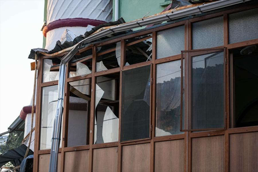 Balıkesirdeki 6.1lik depremin yarattığı hasar ajans fotoğraflarına böyle yansıdı