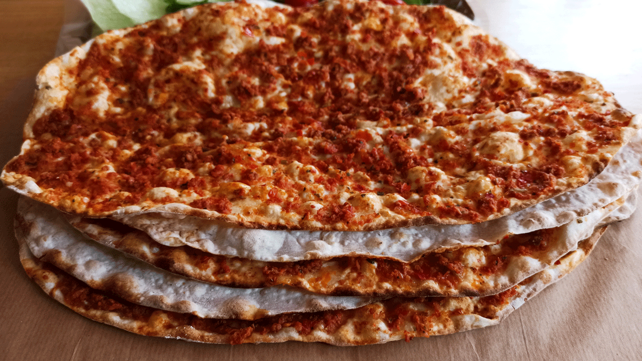Ev yapımı lahmacun tarifi
