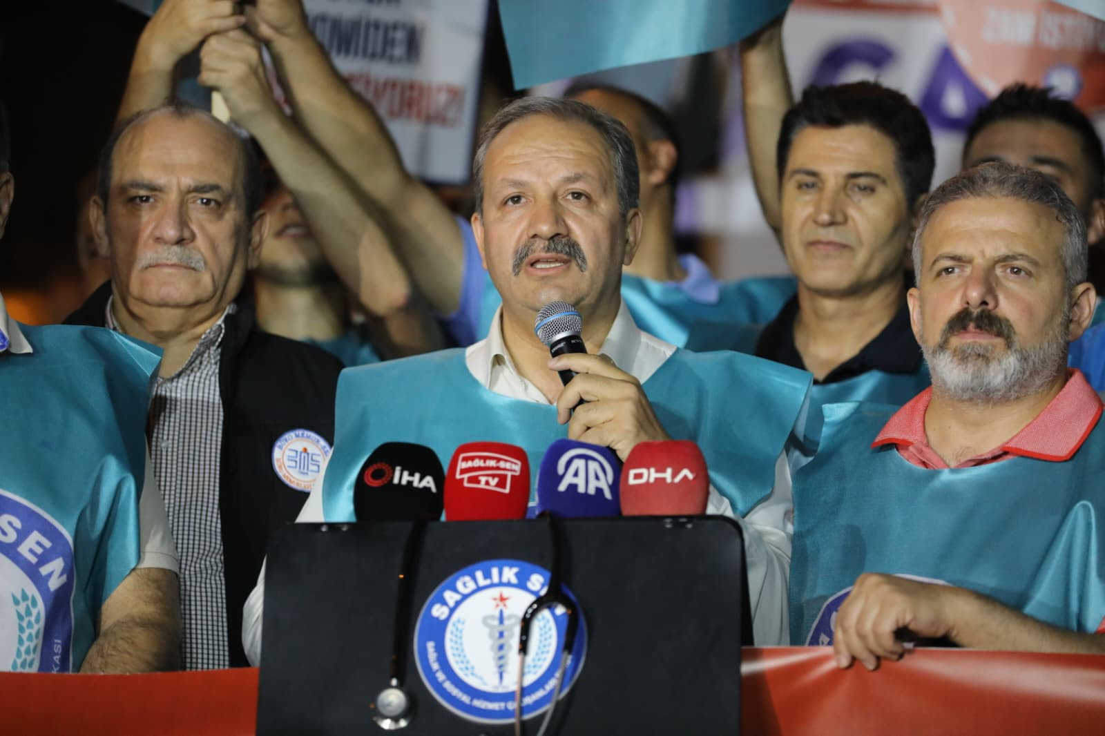 Sağlık-Sen'den 81 ilde '112' dakikalık oturma eylemi