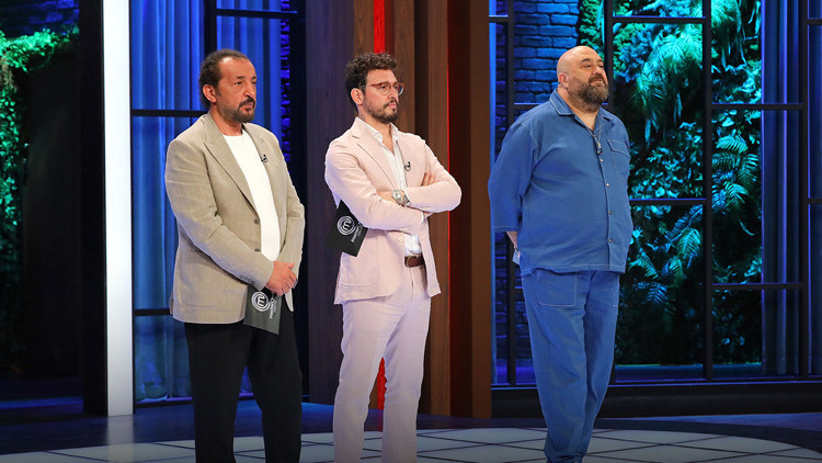 MasterChef'te haftanın kaptanları ve takımları belli oldu! Dün akşam (18 Ağustos) MasterChef’te kaptanlık oyununu kim kazandı, mavi takım kaptanı ve kırmızı takım kaptanı kim oldu? MasterChef son bölüm detayları