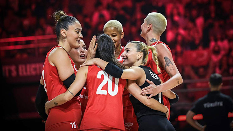 Voleybol Devrimi: Filenin Sultanları, Bulgaristan Engeline Hazır!