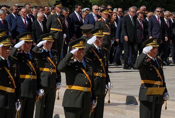Büyük Zaferin 103. yılı... Devlet erkanı Anıtkabiri ziyaret etti