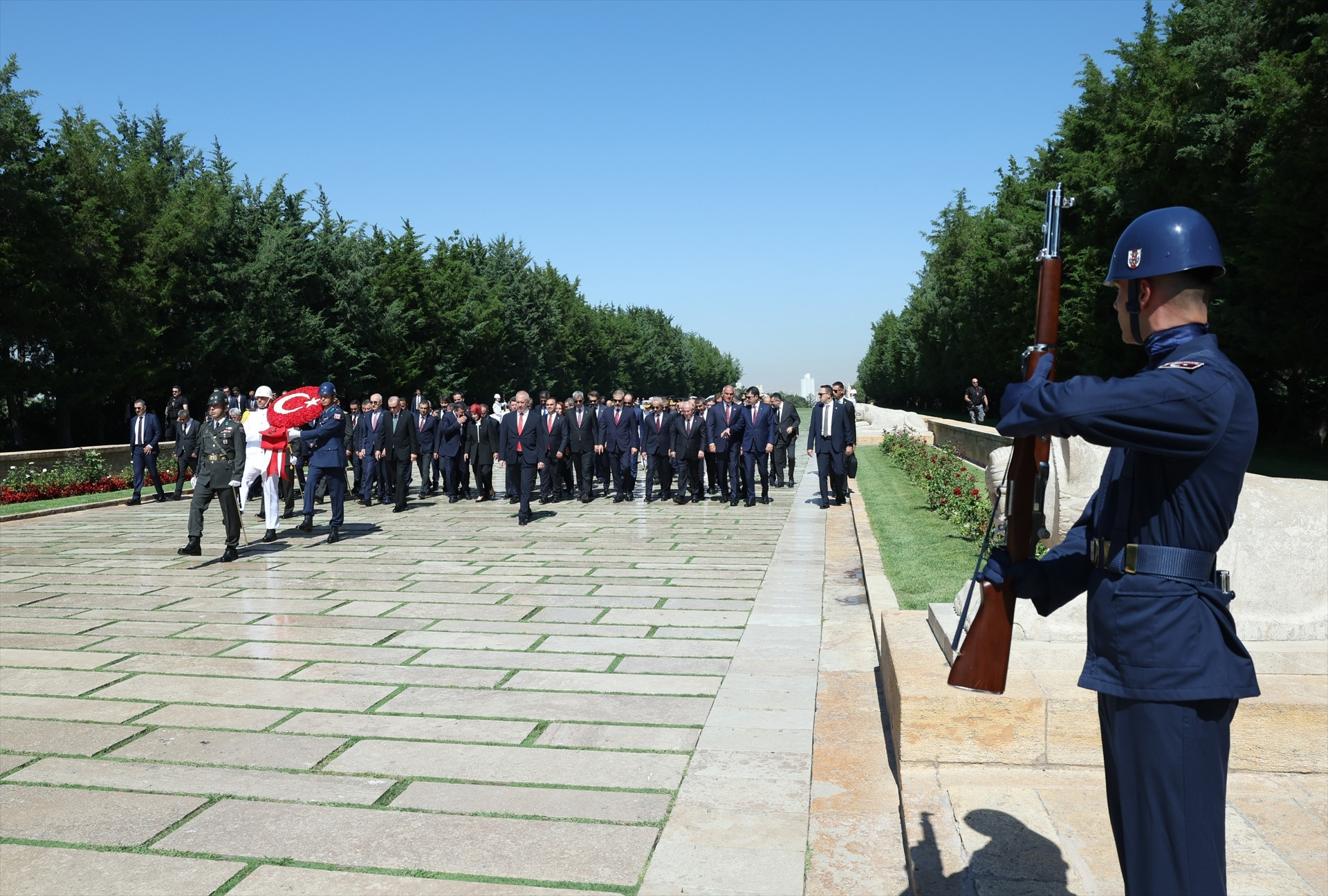 Büyük Zaferin 103. yılı... Devlet erkanı Anıtkabiri ziyaret etti
