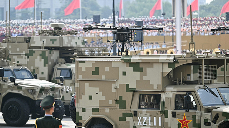 Çinde 10 bin askerle tarihi geçit töreni: Dünyanın gözü Tiananmende