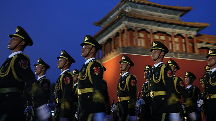 Çinde 10 bin askerle tarihi geçit töreni: Dünyanın gözü Tiananmende