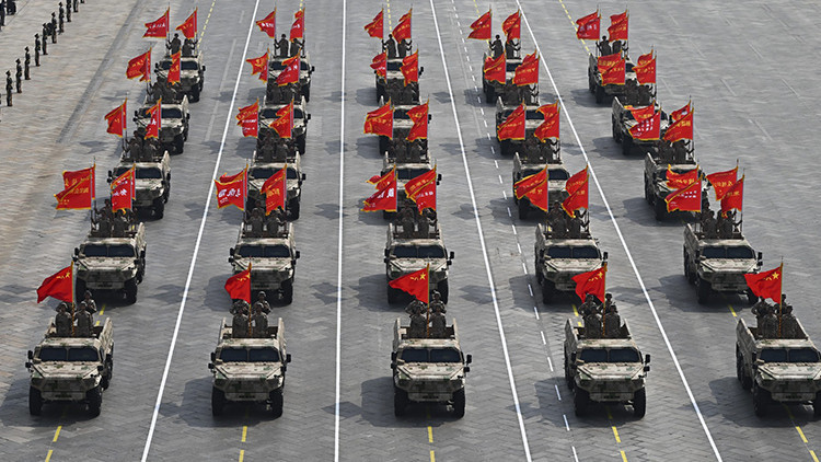Çinde 10 bin askerle tarihi geçit töreni: Dünyanın gözü Tiananmende