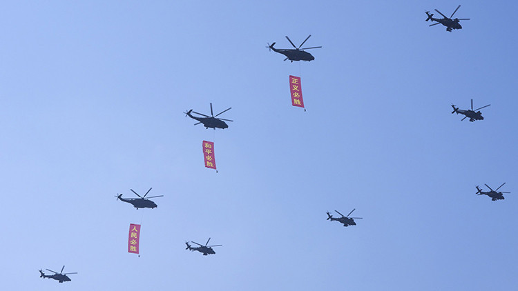 Çinde 10 bin askerle tarihi geçit töreni: Dünyanın gözü Tiananmende