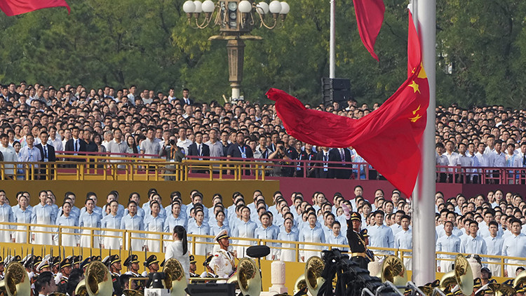 Çinde 10 bin askerle tarihi geçit töreni: Dünyanın gözü Tiananmende