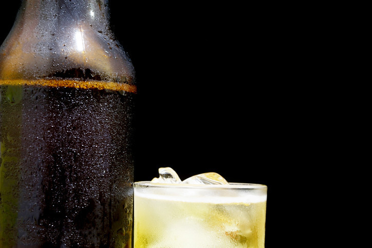 Beyazlayan ve dökülen saçlarınızın nedeni bu iki içecek olabilir Beyazlayan ve dökülen saçlarınızın nedeni bu iki içecek olabilir