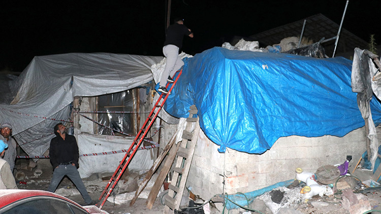 Erzurum'da toprak evin damı çöktü: 2 çocuk öldü, 4 kişi yaralandı