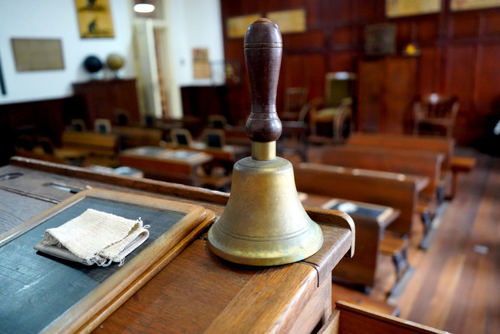 Zilsiz okul projesi nedir Okullarda zil çalmayacak mı, çalacak mı 2025 - 2026 okullarda zil sesi yönetmeliği illere gönderildi