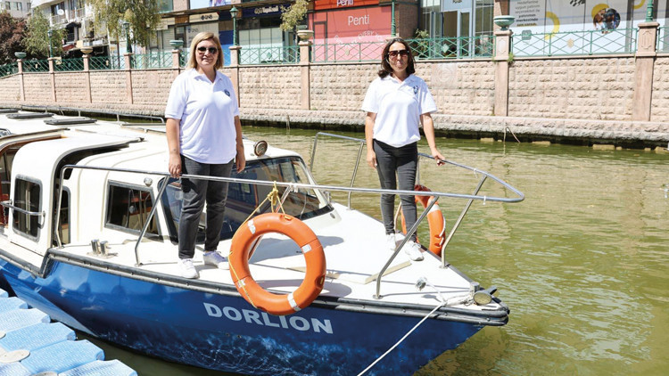 Porsuk Çayı’nda dümen kadınların