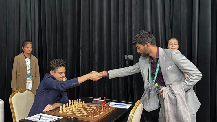 EDİZ GÜREL DÜNYA ŞAMPİYONU GUKESH’İ YENDİ