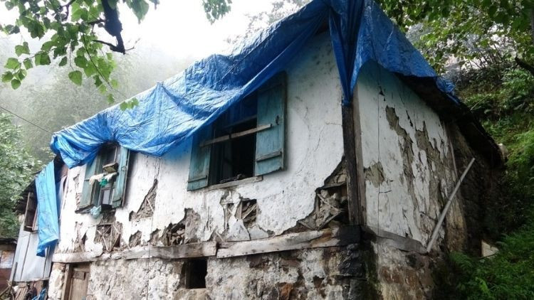 Görenlerin yüreklerini burkmuştu... Bakan Yerlikaya duyurdu: Şehidin babaevi en kısa sürede inşa edilecek