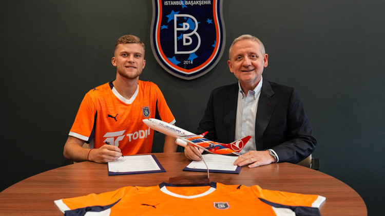 Jakub Kaluzinski resmen Başakşehir’de! – Son Dakika Spor Haberleri