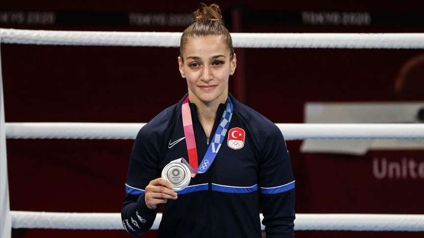 BUSE NAZ ÇAKIROĞLU KİMDİR, KAÇ YAŞINDA, NERELİ Milli boksör Buse Naz Çakıroğlu dünya ikincisi oldu İşte kariyer hayatı, biyografisi