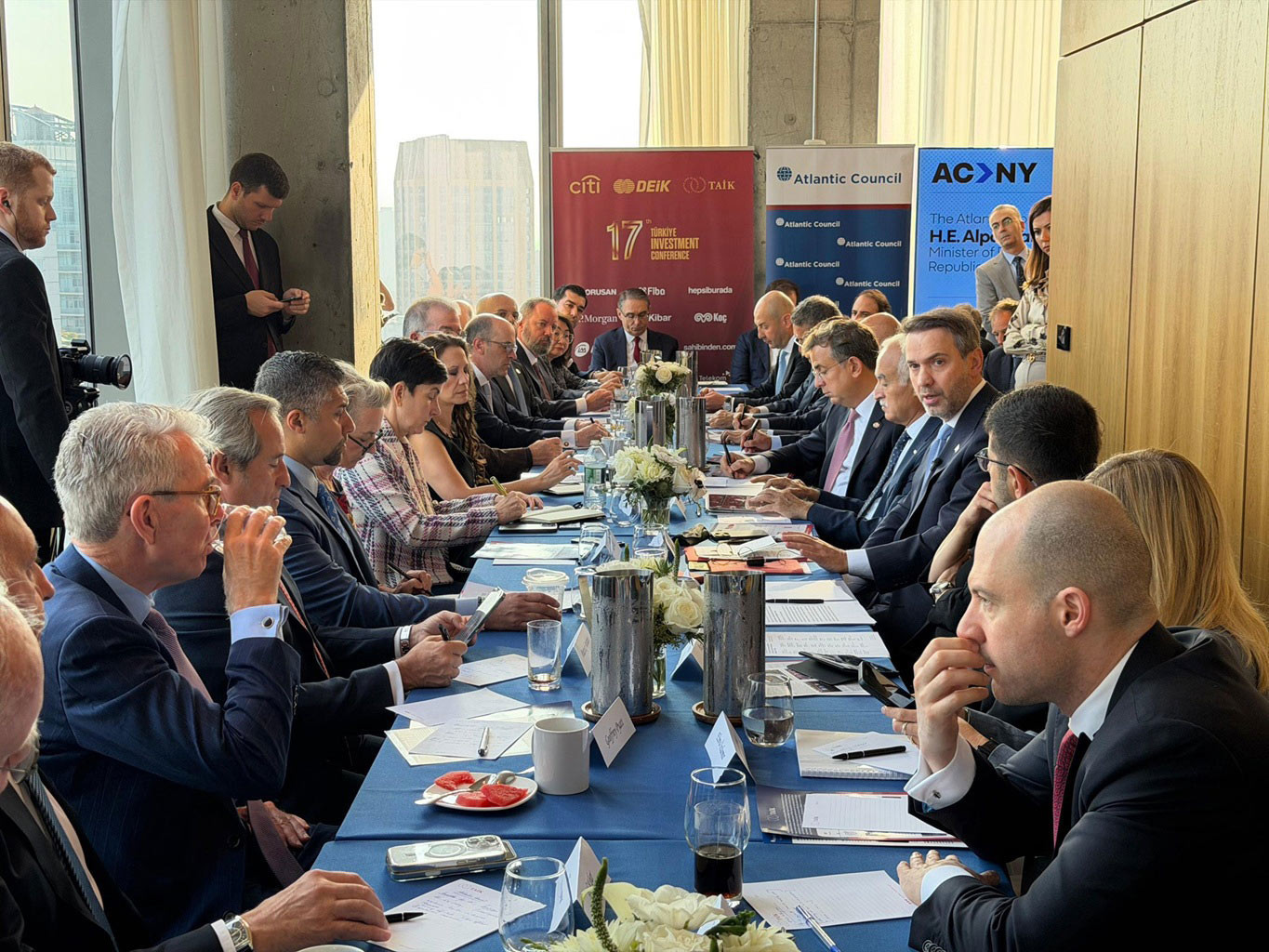 Bakan Bayraktar'dan ABD'li iş insanlarına yatırım çağrısı