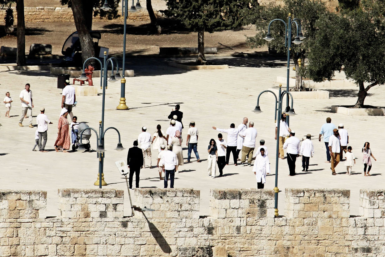 Yeni yıl bahanesiyle İsrailliler Mescid-i Aksa’yı bastı
