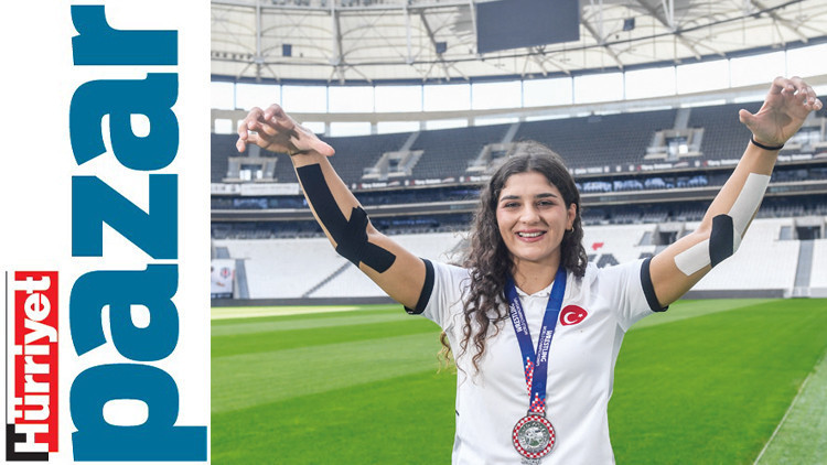 ‘Bayrağımız dalgalanınca minderdeki acılar kuş olup gidiyor’