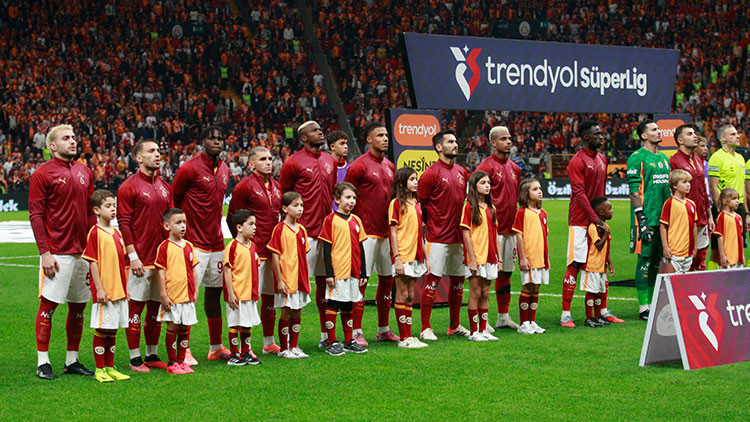 Galatasaray'da sakatlık şoku: Derbiye devam edemedi!