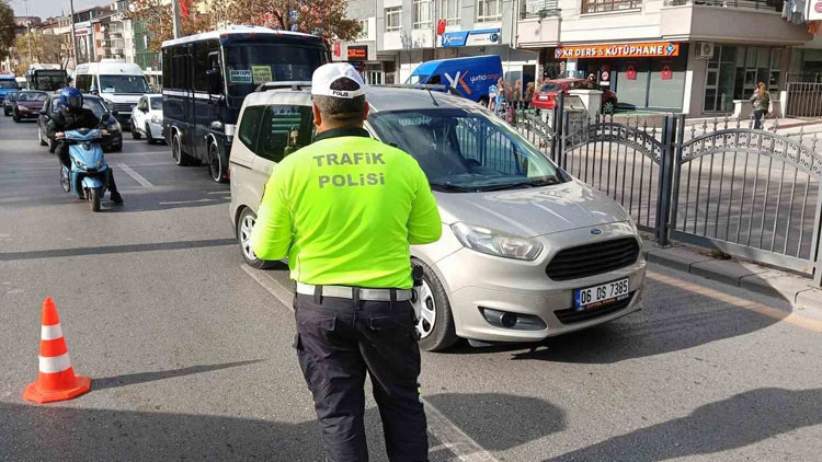 BUGÜN ANKARADA TRAFİĞE KAPALI YOLLAR 5 EKİM 2025 || Bugün Ankarada hangi yollar trafiğe kapalı olacak, ne zaman açılacak İşte alternatif güzergahlar...