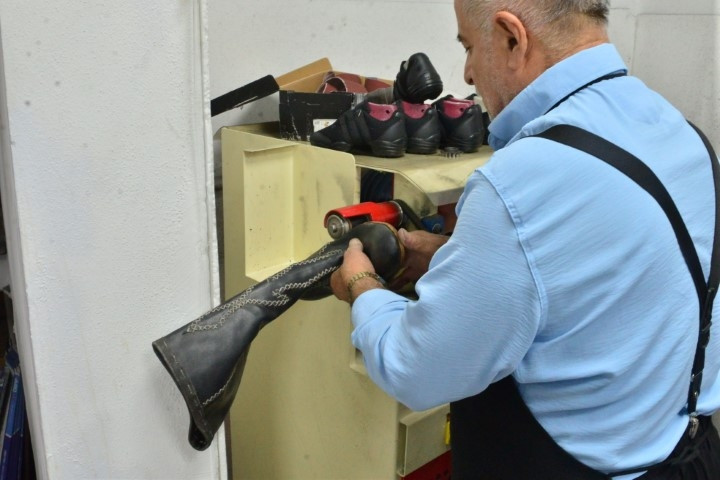 Subay olan babası Kore savaşında askerlerden öğrendi: Devraldığı işi 68 yıldır sürdürüyor | Bunu Türkiyede ilk yapan benim