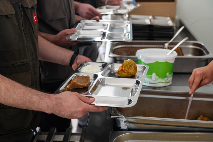 Türkiyede iki hafta içinde onlarca kişi hastanelik oldu, 2 çocuk hayatını kaybetti Gıda zehirlenmelerini önlemek için bu uyarılara dikkat Türkiyede iki hafta içinde onlarca kişi hastanelik oldu, 2 çocuk hayatını kaybetti Gıda zehirlenmelerini önlemek için bu uyarılara dikkat