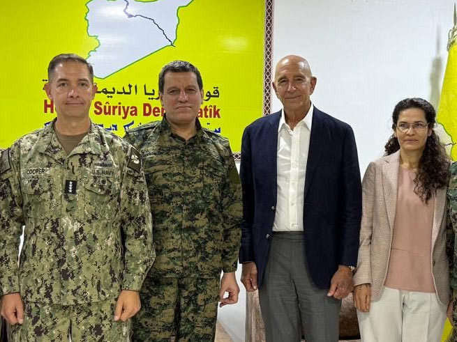 ABD'nin Suriye Özel Temsilcisi Barrack, terör örgütü PKK/YPG'nin elebaşlarından Şahin ile görüştü