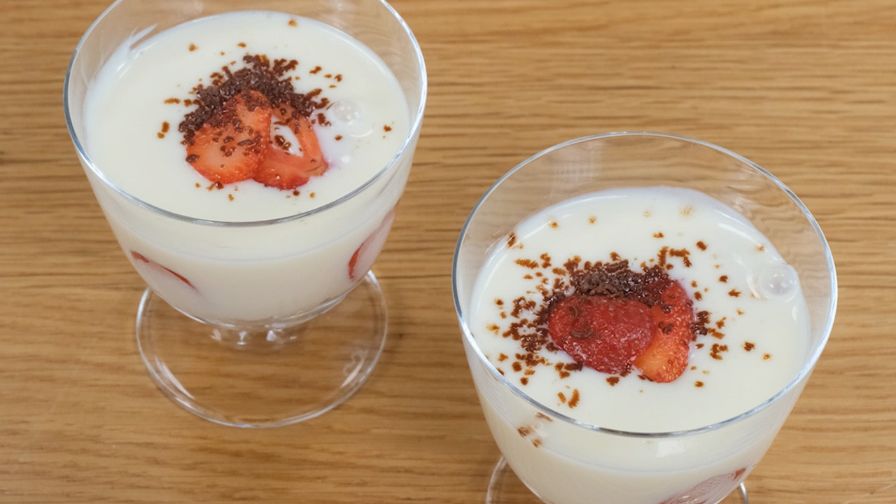 Glutensiz çilekli magnolia tarifi (Videolu)