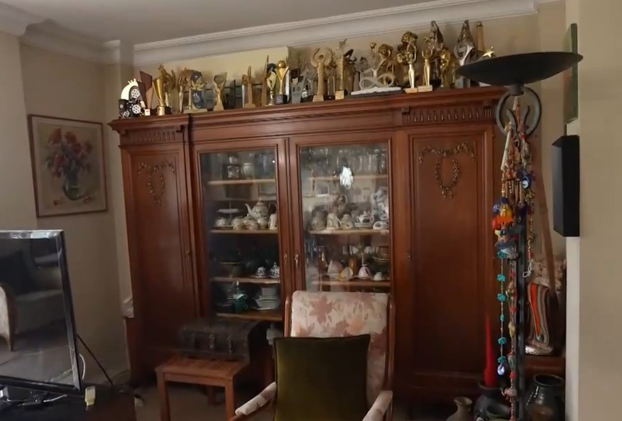 Halil Ergün evinin kapılarını açtı 4 katlı Boğaz manzaralı villa...