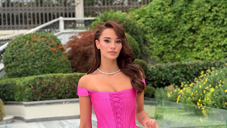 Sude Zülal Güler kimdir, kaç yaşında, hangi dizilerde oynadı Survivor sunucusu Murat Ceylan ile el ele görüntülendi