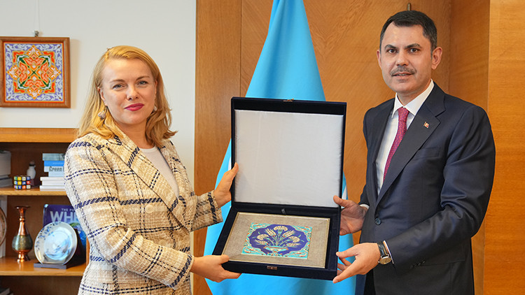 Bakan Kurum, UNECE İcra Direktörü Tatiana Molcean ile görüştü