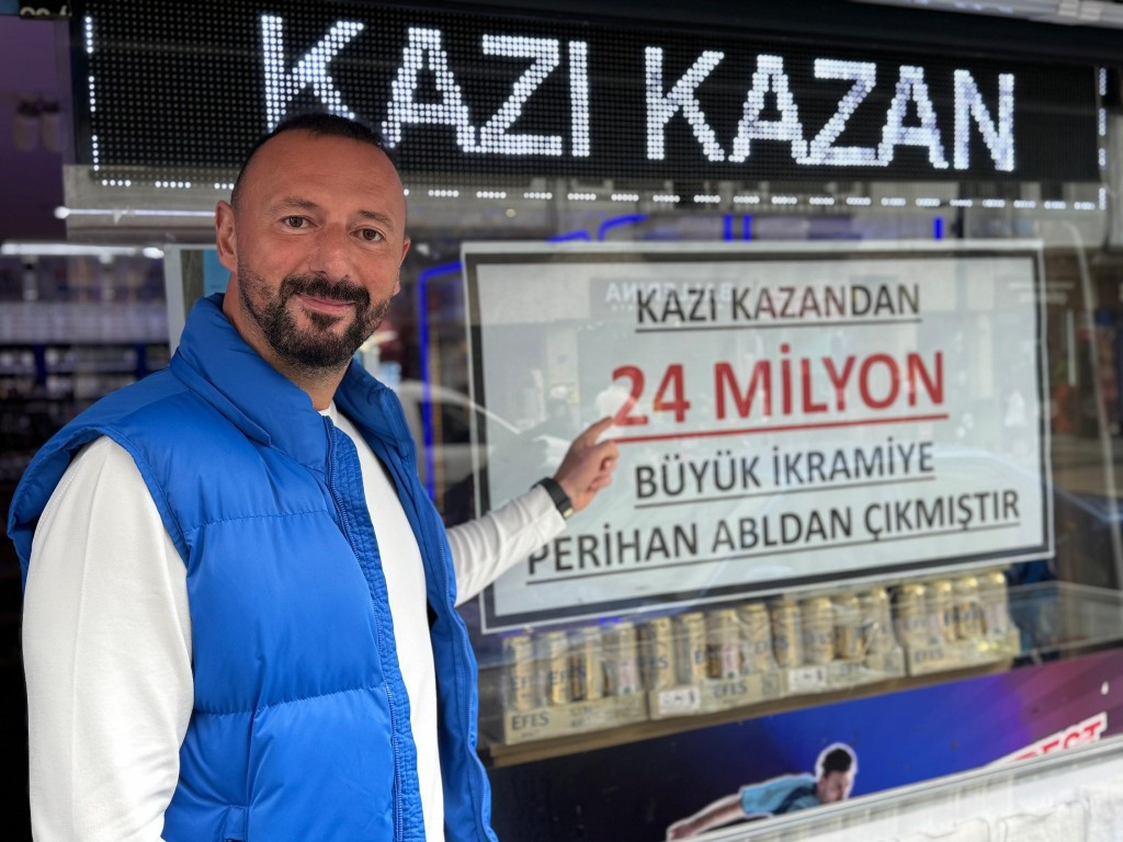 İnşaat işçisi, 300 liraya oynadığı oyunla 24 milyonluk ikramiye kazandı | Bayi sahibi o anları anlattı: Öyle bir bağırdı ki biz de sevincine ortak olduk